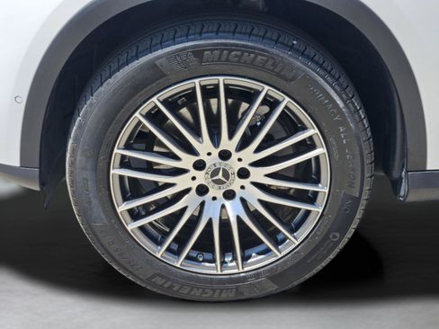 Certified 2025 Mercedes-Benz GLC 300 4MATIC image 28