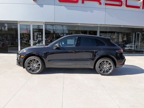 New 2026 Porsche Macan image 2