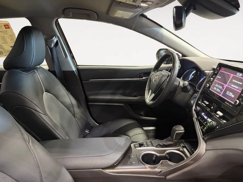 Used 2023 Toyota Camry XLE image 16