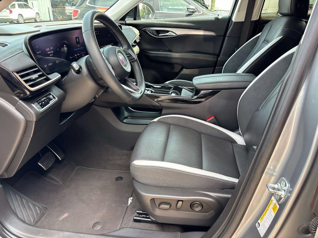 Used 2025 Buick Envision Sport Touring AWD/4WD image 12
