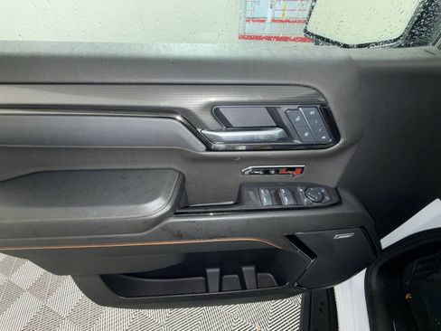 Used 2025 GMC Sierra 1500 AT4 w/ AT4 Premium Package AWD/4WD image 15