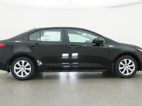Used 2026 Toyota Corolla LE image 30
