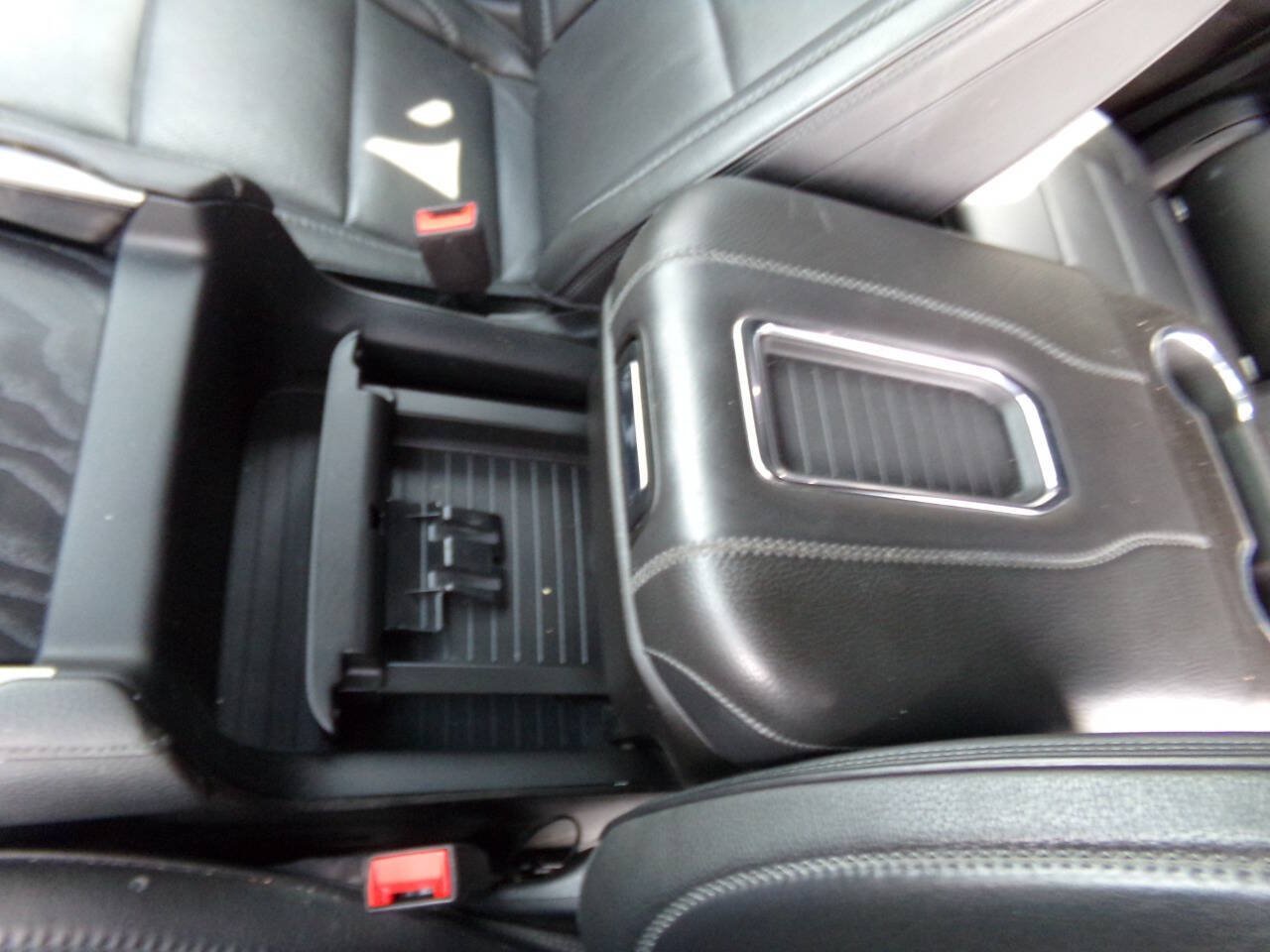 Used 2021 GMC Yukon Denali w/ Denali Ultimate Package AWD/4WD image 30