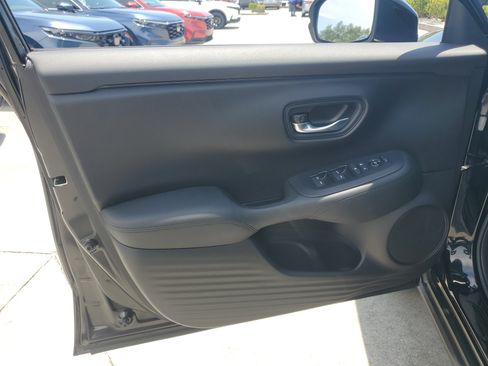 Used 2023 Honda HR-V LX image 22