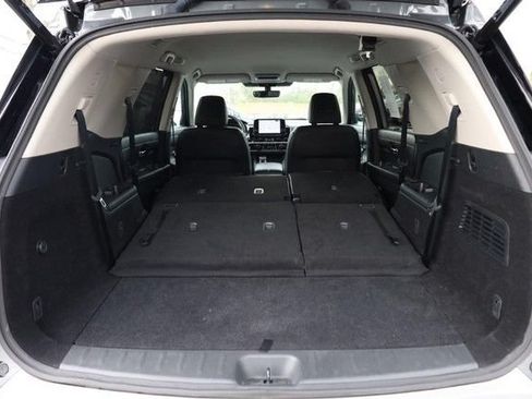 Certified 2025 Nissan Pathfinder SL AWD/4WD image 9