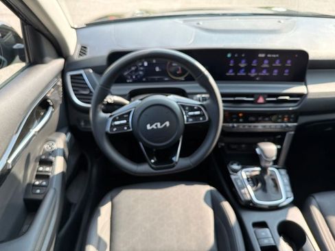Certified 2024 Kia Seltos SX w/ SX Sunroof Package AWD/4WD image 25