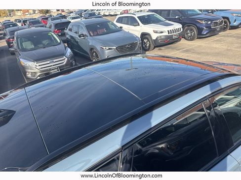 New 2025 Lincoln Corsair Reserve w/ Equipment Group 202A image 19