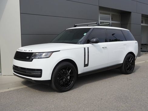 Used 2025 Land Rover Range Rover Long Wheelbase SE AWD/4WD image 3