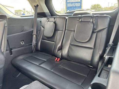 Used 2024 Ford Explorer Limited AWD/4WD image 23