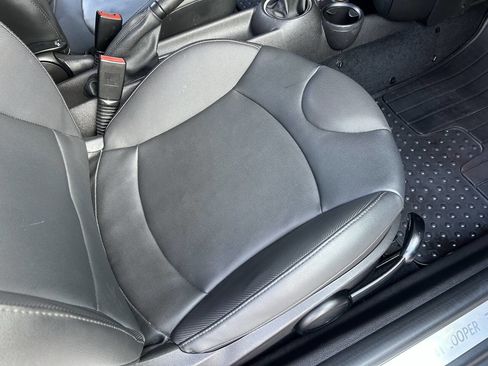 Used 2011 MINI Cooper Hardtop image 8