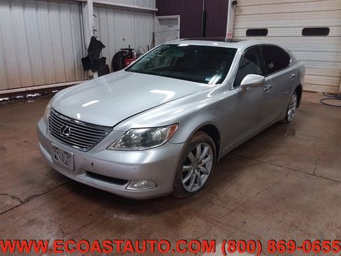 Used 2007 Lexus LS 460 L w/ Luxury Pkg image 4