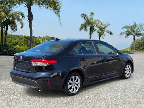 Used 2024 Toyota Corolla LE FWD image 4