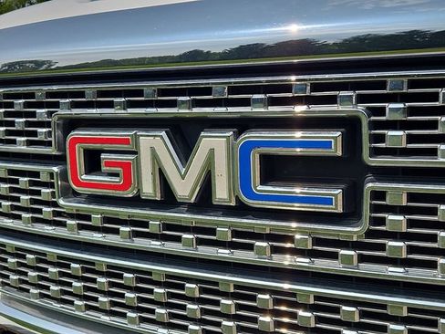 Used 2018 GMC Sierra 3500 Denali w/ Duramax Plus Package AWD/4WD image 31