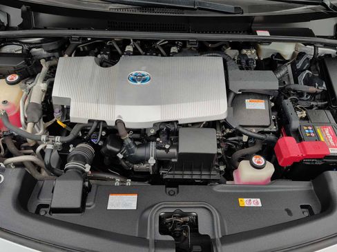 Used 2020 Toyota Prius Prime LE image 16