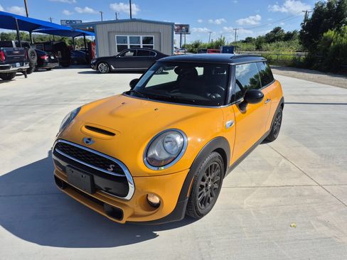 Used 2015 MINI Cooper S FWD image 1