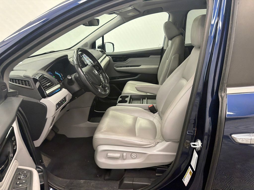 Used 2023 Honda Odyssey Touring image 9