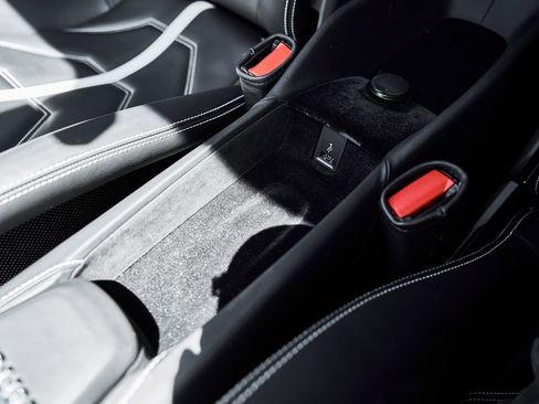 Used 2017 Ferrari 488 GTB RWD image 66