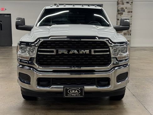 Used 2024 RAM 3500 SLT w/ Quick Order Package 2YG SLT AWD/4WD image 2