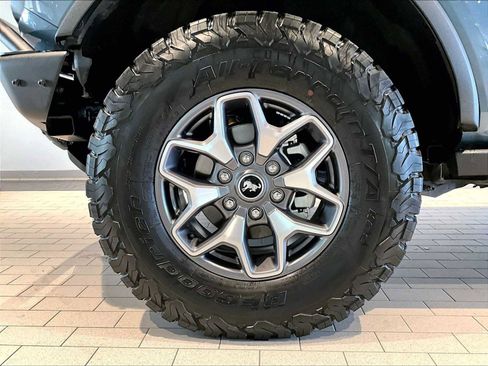 Used 2024 Ford Bronco Badlands image 14