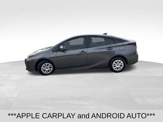 Used 2022 Toyota Prius L Eco video 2
