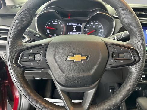 Used 2023 Chevrolet TrailBlazer LT w/ Convenience Package AWD/4WD image 23