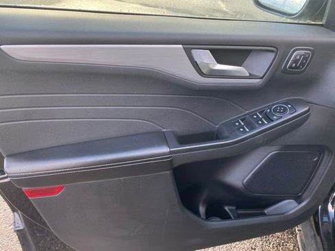 Used 2023 Ford Escape Platinum image 15