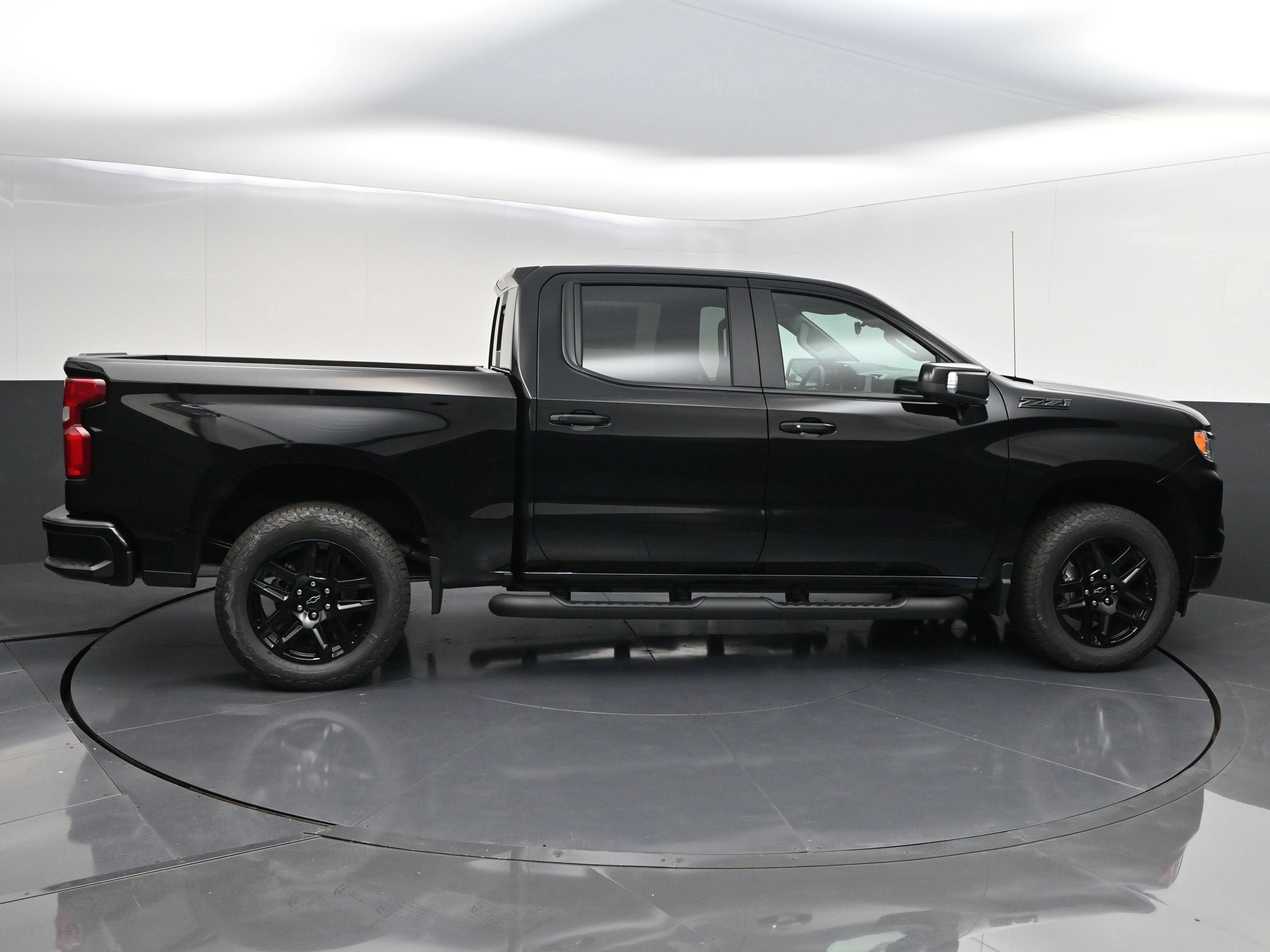 New 2026 Chevrolet Silverado 1500 RST w/ RST All Star Premium Package AWD/4WD image 9