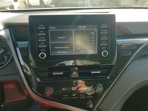 Used 2024 Toyota Camry SE image 16