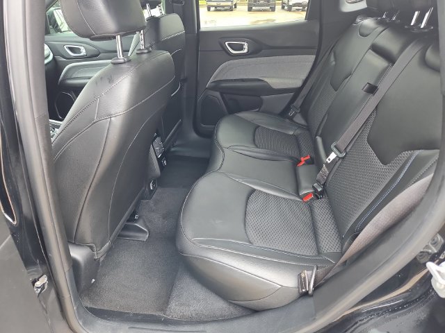 Used 2025 Jeep Compass Latitude AWD/4WD image 23
