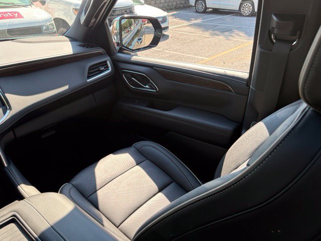 Used 2024 Chevrolet Tahoe Premier w/ Premium Package AWD/4WD image 36