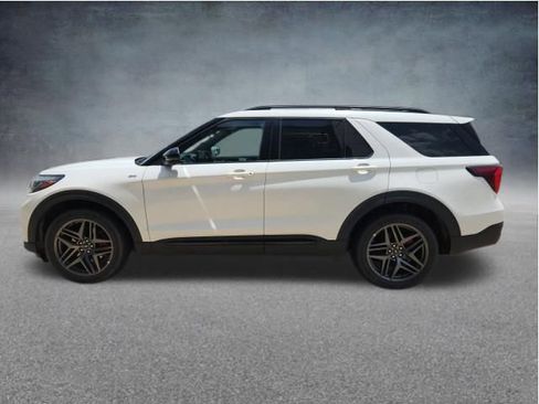 Used 2025 Ford Explorer ST-Line w/ ST-Line Street Pack AWD/4WD image 6