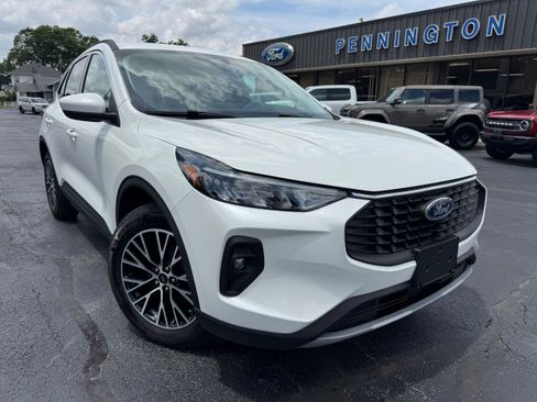 Used 2023 Ford Escape SE FWD image 1