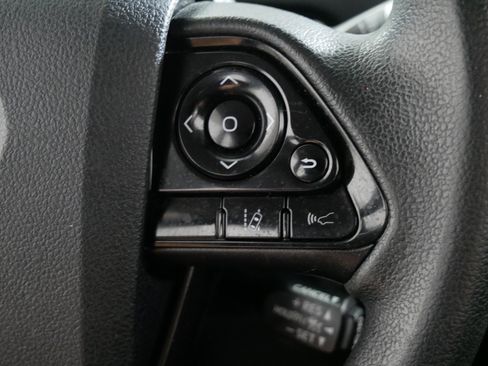 Used 2022 Toyota Prius LE image 28