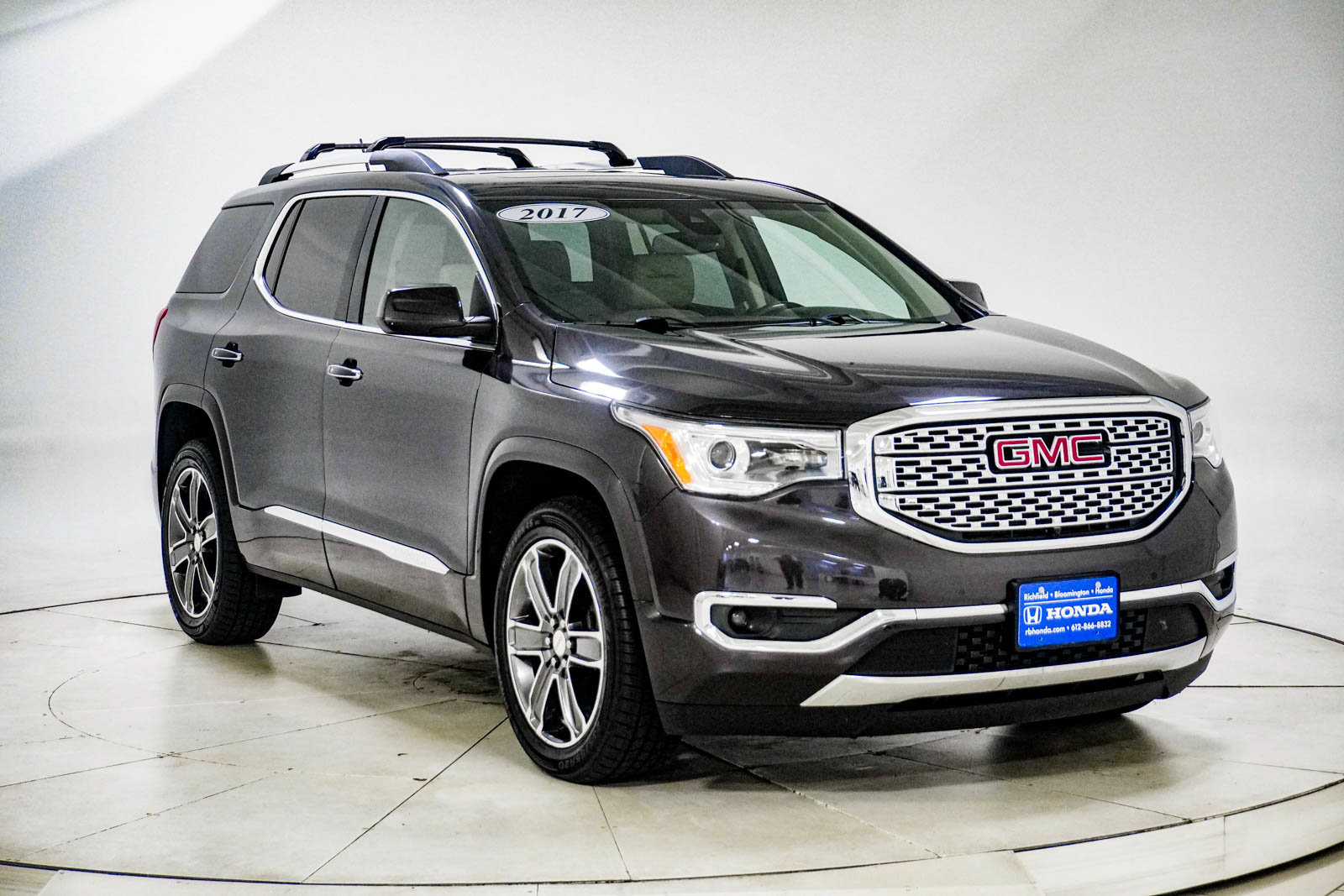 Used 2017 GMC Acadia Denali w/ Technology Package AWD/4WD image 14