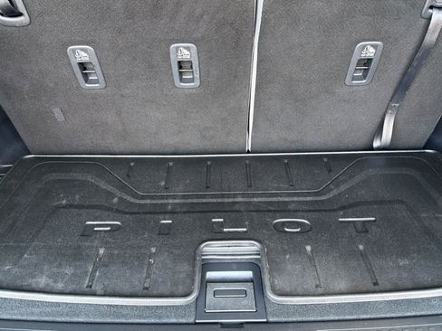 Used 2025 Honda Pilot Touring image 18