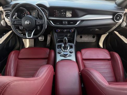 Used 2022 Alfa Romeo Stelvio Veloce AWD/4WD image 11