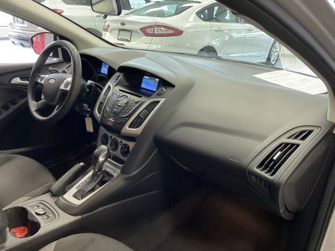 Used 2014 Ford Focus SE w/ SE Winter Package image 15
