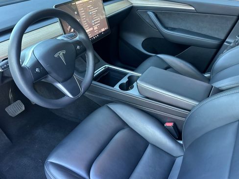 Used 2023 Tesla Model Y Long Range image 11