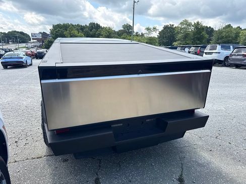 Used 2024 Tesla Cybertruck AWD Crew Cab image 6