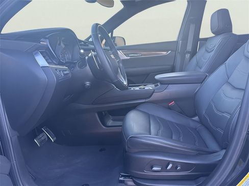 Certified 2024 Cadillac XT6 Sport w/ Platinum Package image 17