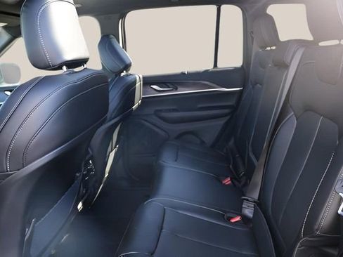 New 2025 Jeep Grand Cherokee Limited w/ Luxury Tech Group II image 13