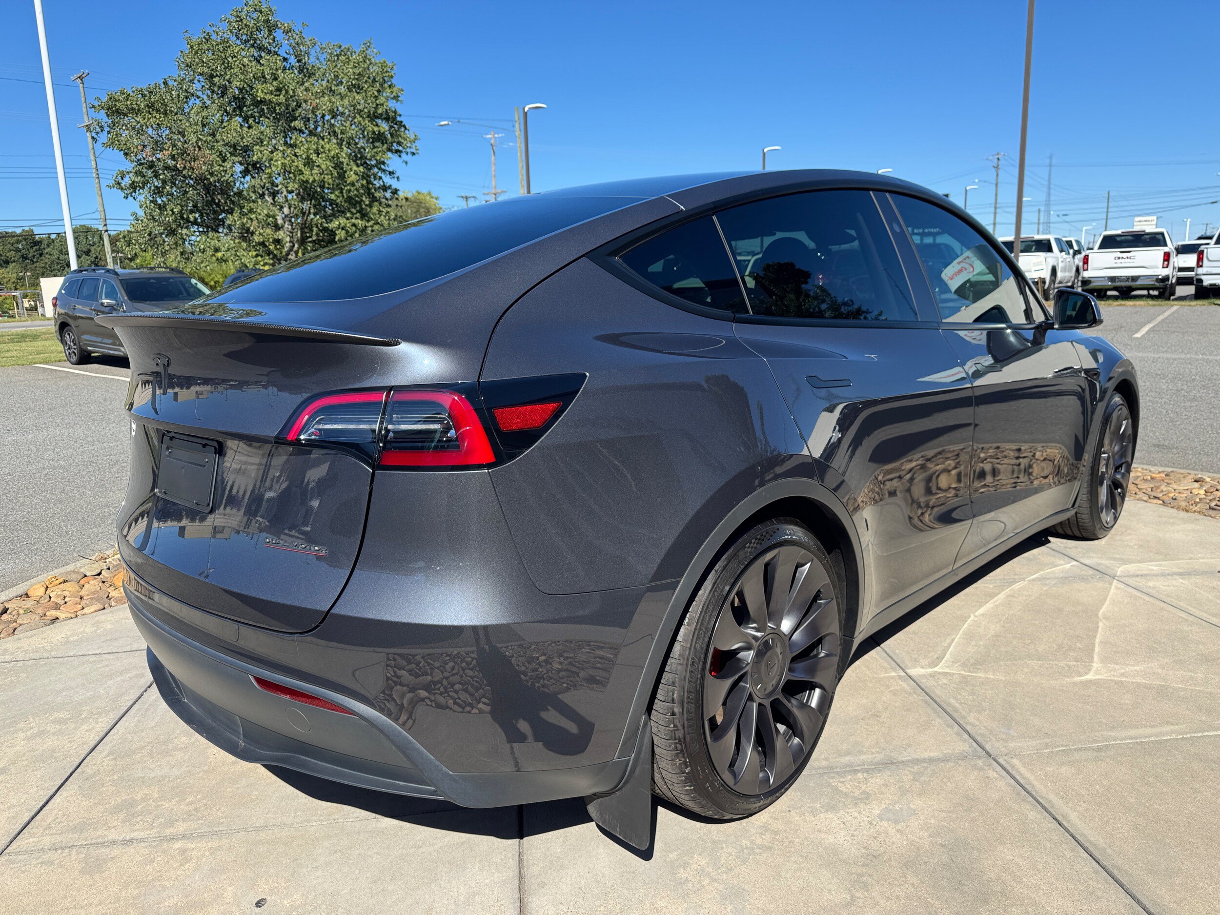 Used 2023 Tesla Model Y Performance AWD/4WD image 6