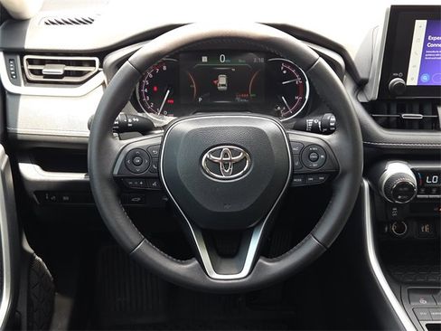 Used 2023 Toyota RAV4 XLE Premium image 14
