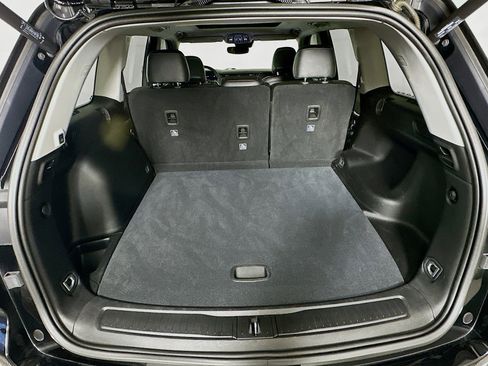 Used 2023 Jeep Grand Cherokee Limited image 28