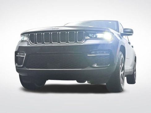 Used 2023 Jeep Grand Cherokee Limited image 31