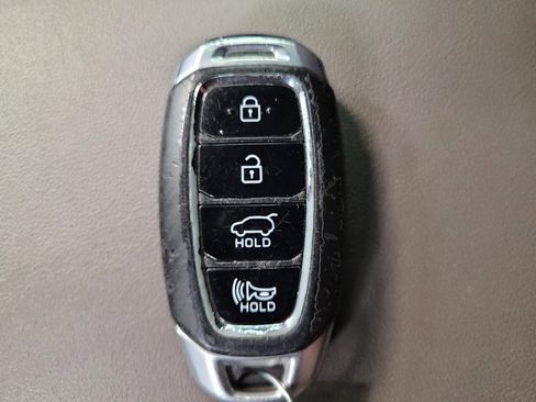 Used 2019 Hyundai Santa Fe SEL FWD image 32
