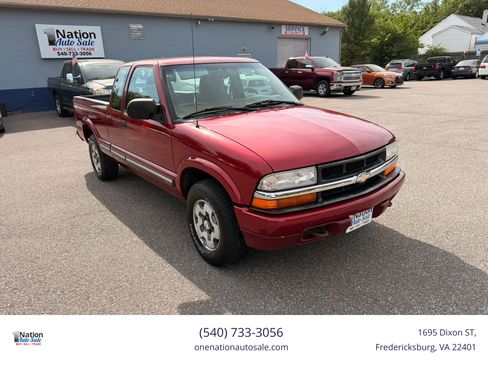 Used 2000 Chevrolet S10 Pickup LS w/ Preferred Equipment Group AWD/4WD image 8