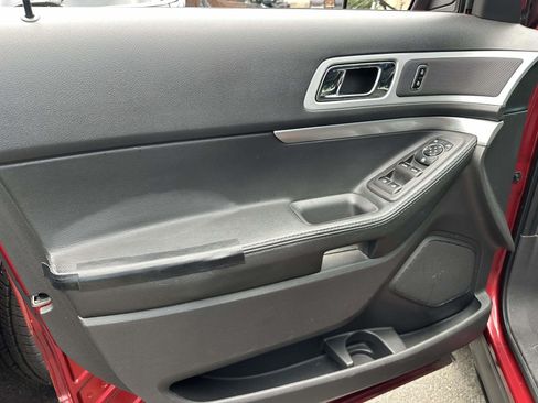 Used 2013 Ford Explorer XLT AWD/4WD image 15