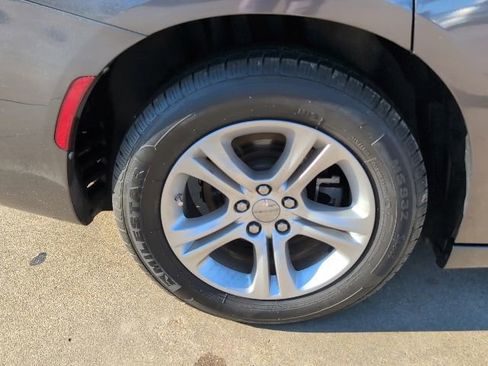 Used 2022 Dodge Charger SXT image 3