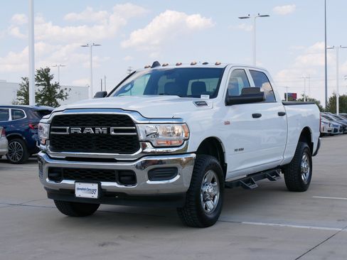 Used 2021 RAM 2500 Tradesman w/ Chrome Appearance Group AWD/4WD image 5